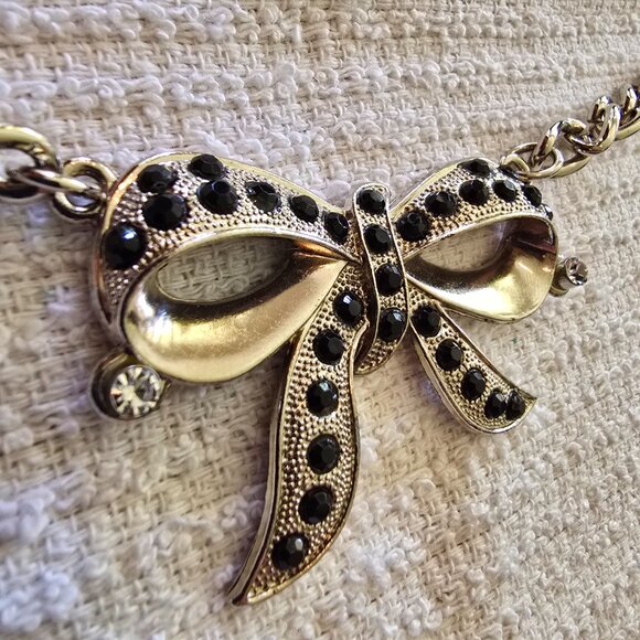 Vintage Silver Chain / Link Belt with Black Rhinestone Bow Detail - Picture 4 of 9
